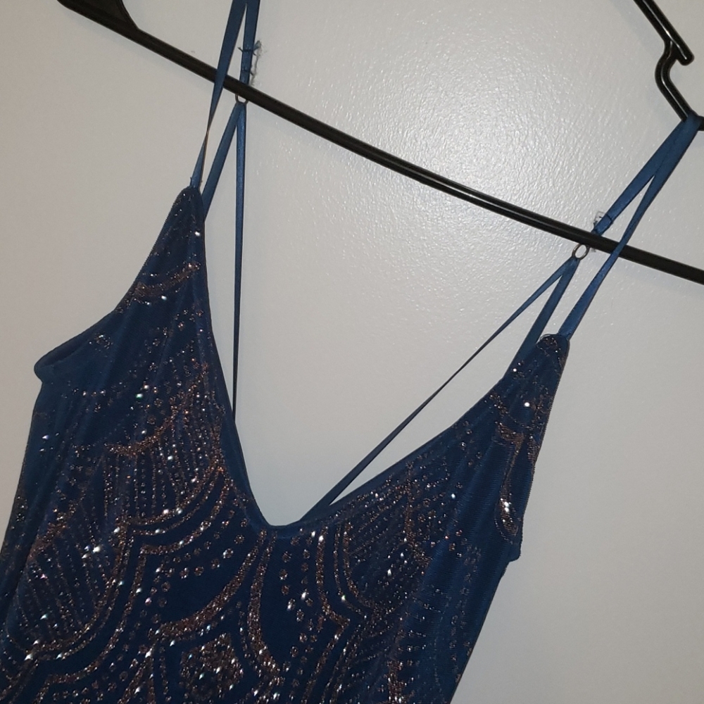 Formal Dress - Picture 3 of 4